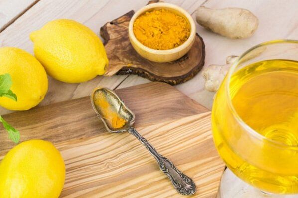 اشربه مع الليمون والزنجبيل والكركم لتعزيز الفاعلية